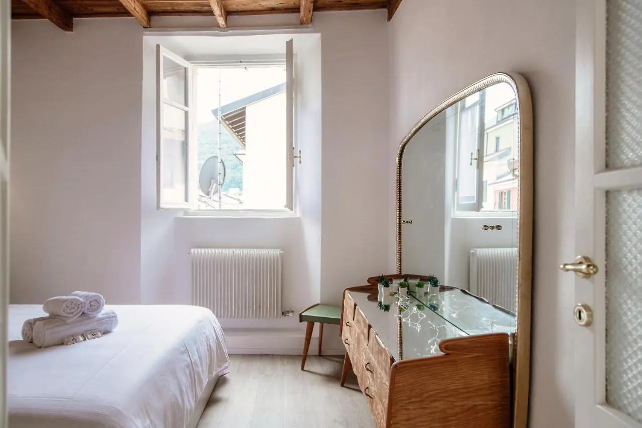 Apartament Silvia Como House - The House Of Travelers Włochy