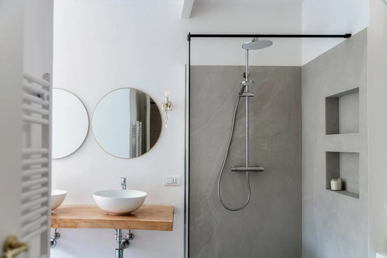 Silvia Como House - The House Of Travelers Apartment