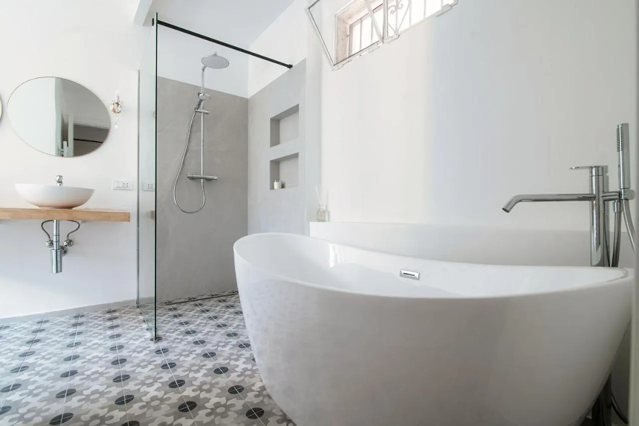 Silvia Como House - The House Of Travelers Apartment