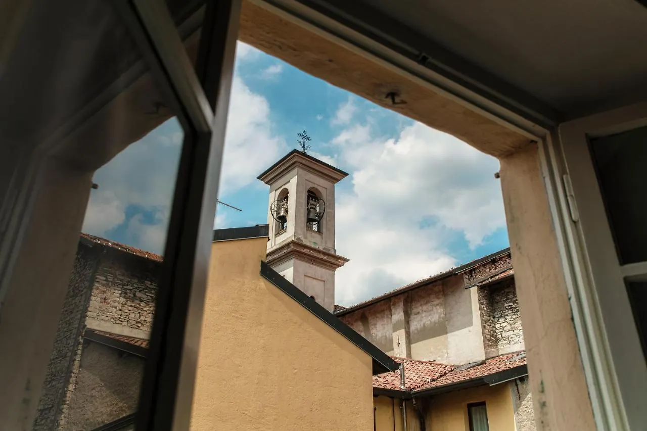 Apartment Silvia Como House - The House Of Travelers