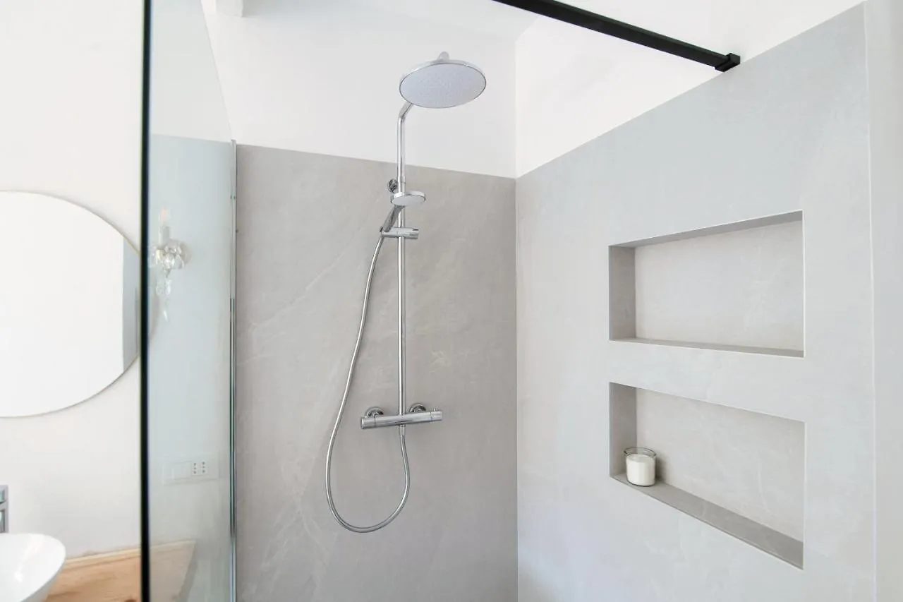 Silvia Como House - The House Of Travelers Apartment