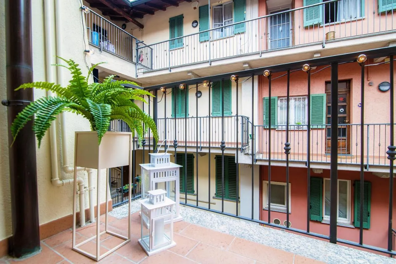 Silvia Como House - The House Of Travelers