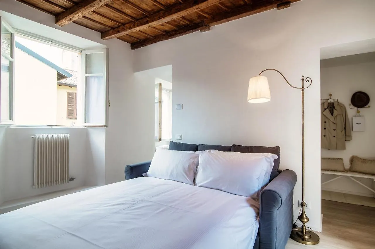 Silvia Como House - The House Of Travelers 0*,